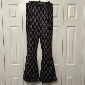 Nasty Gal Plus Paisley Flare. Size US 14.